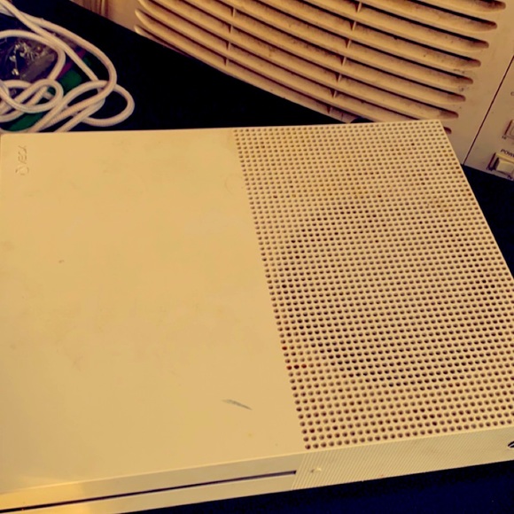 Xbox one s for sale I don’t need it anymore so I want someone else to have it